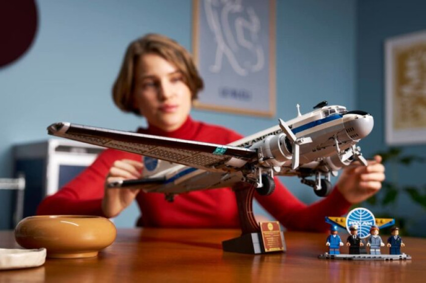 LEGO lanza un set de colección del icónico Douglas DC-3 de Pan Am